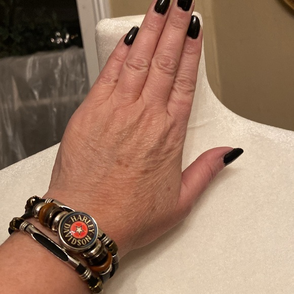 - HD Snap Bracelet - Picture 5 of 8